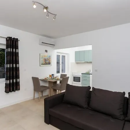 Ambience - Comfort One-bedroom With Balcony
